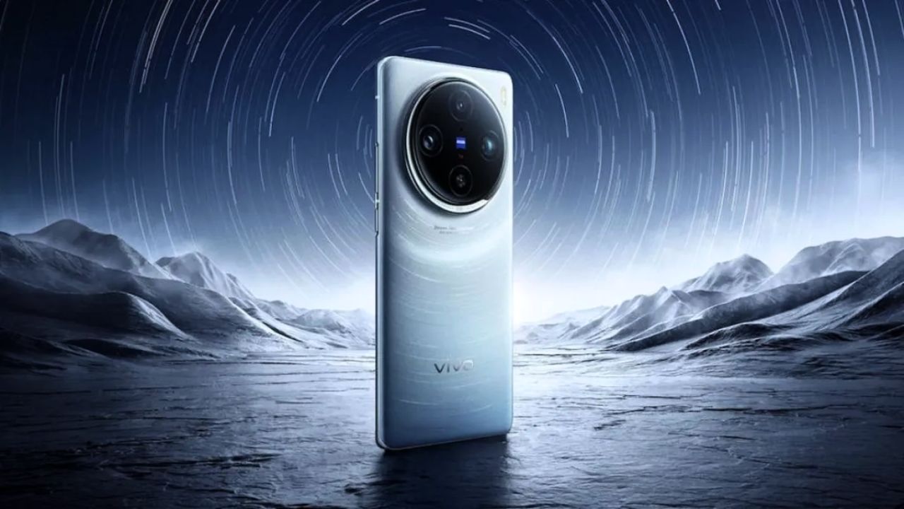 A image of Vivo X100 Pro Plus in a navy Blue colour
