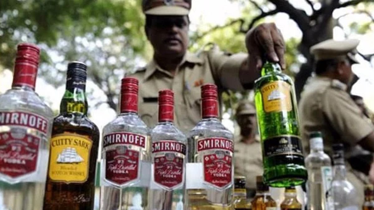 Madhubani Police, Madhubani Khabar, Madhubani Crime, Liquor Crime, Person Arrested